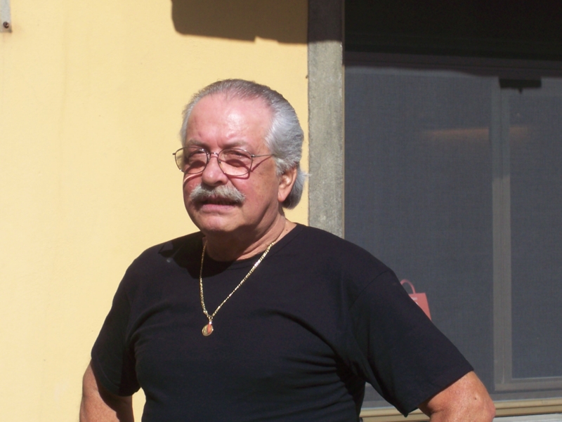  Image name: Persone042.jpg 
 width: 800 pixel 
 height: 601 pixel 
 Size: 261530 bytes 
 Click to enlarge 